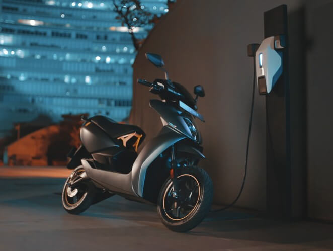 Ather 450x getting charged at fast charging point- Ather grid